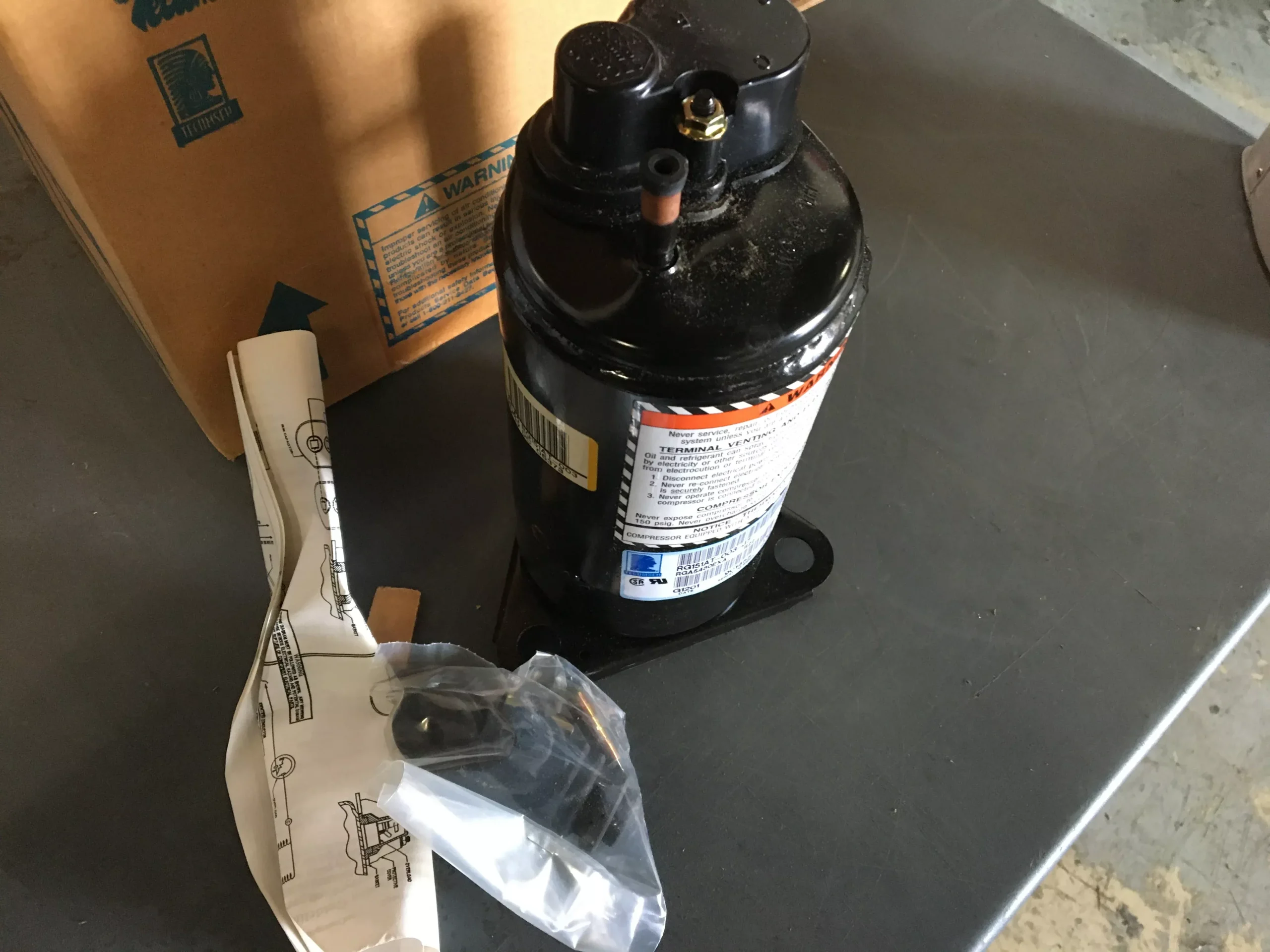 0.75 Ton Ac/HP Rotary Compressor 115/60/1 R22