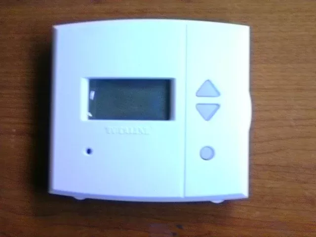 1 Day Programmable 2Heat/1Cool Thermostat