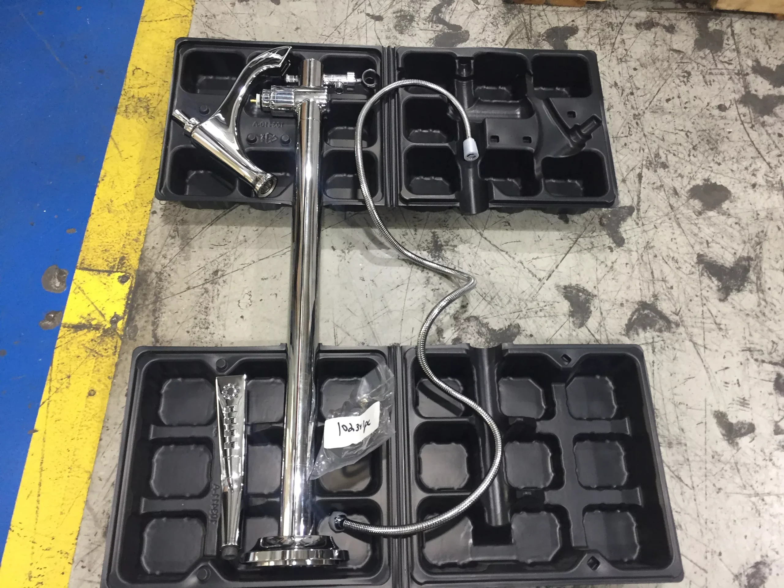 1 Handle Dorval" Tub Filler Trim Floor Mount-Less Handles; Chrome"