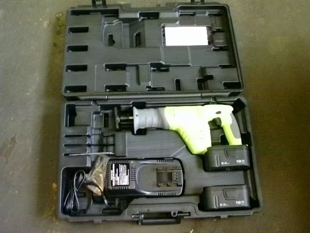 18 Volt Cordless Reciprocating Saw With Case