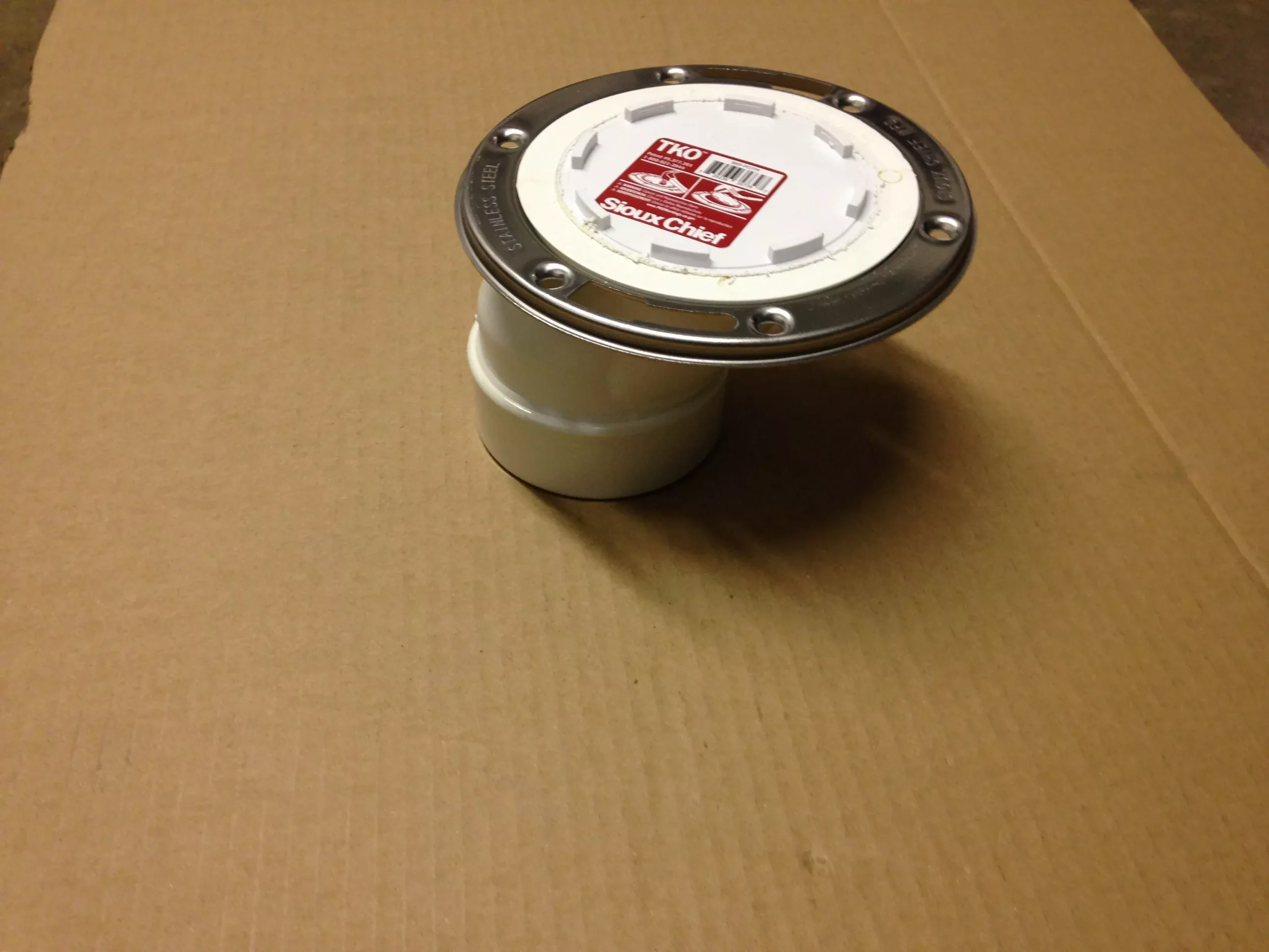 Fullflush Offset Closet Flange With Swivel Ring W/Knockout, 3 Hub X 4" Inside Fit