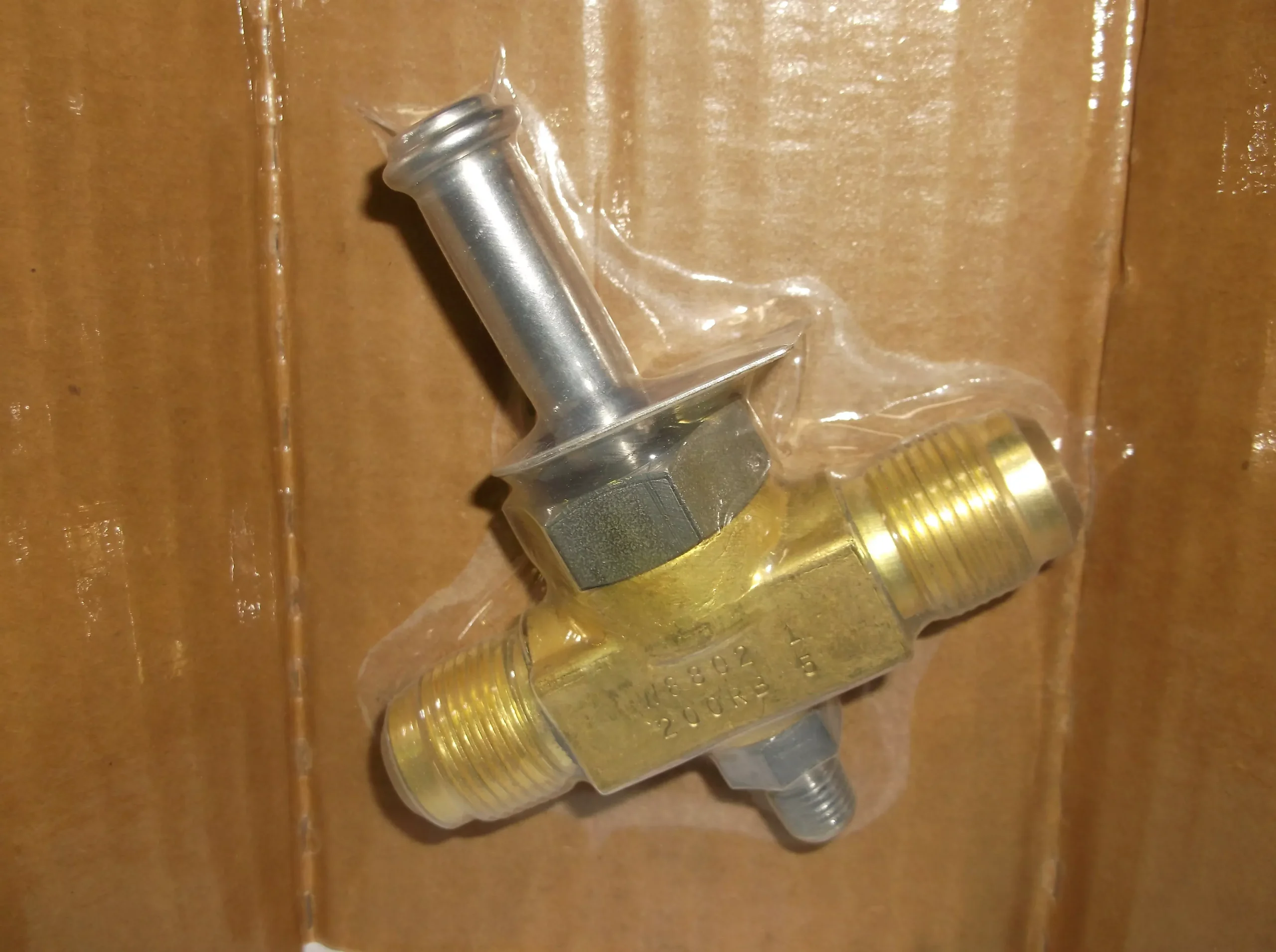 REFRIGERANT SOLENOID VALVE R-12, R-5025/8" SAE (LESS COIL)