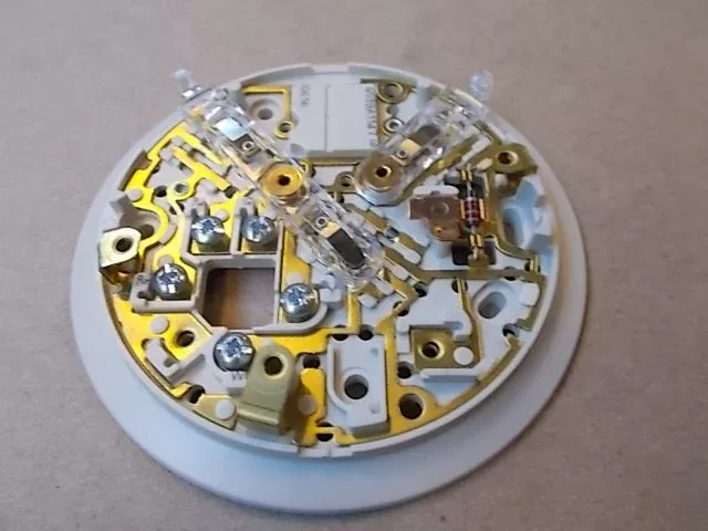 Thermostat Subbase with Round Mounting